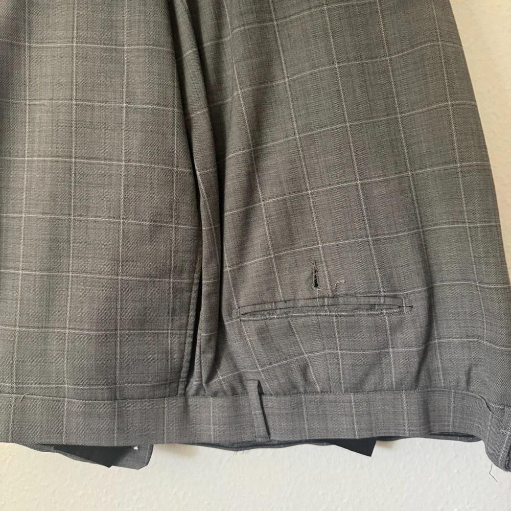 Linea Uomo Men’s Gray Checked Suit – Size 50R $85 - Picture 11 of 13